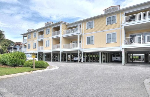 Yaupon Beach House | Rock N Reel: Family-Friendly Retreat with Pool & Hot Tub