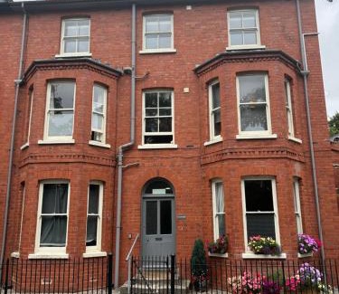 Llandrindod Wells Apartment | Eco-Friendly Rock Park Penthouse with Pet and Child Amenities