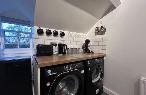 Llandrindod Wells Apartment | Eco-Friendly Rock Park Penthouse with Pet and Child Amenities