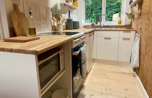 Lynton House | Rock Pipit Lodge: Pet Friendly Escape by Moor and Sea