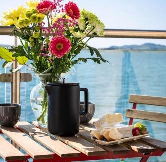 Killyleagh Apartment | Exceptional Stay at Rock Quay with Complimentary Breakfast