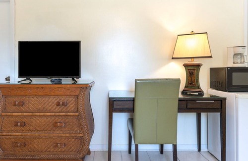 Rock Harbor Hotel | Guest Favorite: Rock Reef Resort with Ocean View & Pool