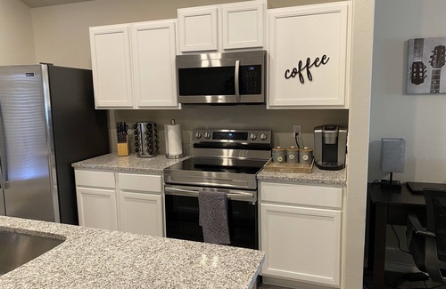 Lubbock House | Ultimate Rock & Roll Retreat near Texas Tech - Sleeps 6!