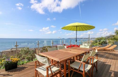 Seaton House | Elegant Rock Rose: 5-Star Pet and Child Friendly Stay