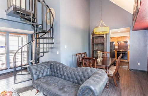 Waller Creek District Condo | Elegant Rock Royalty Suite with Breakfast & Family Amenities