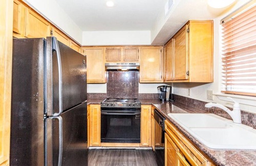 Waller Creek District Condo | Elegant Rock Royalty Suite with Breakfast & Family Amenities