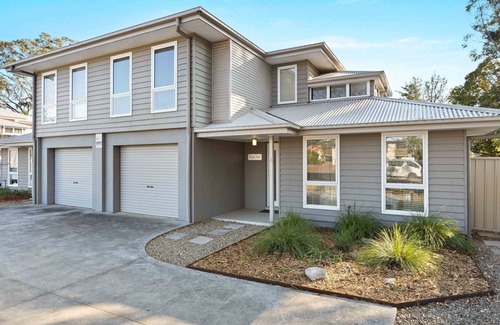 Huskisson House | Beautiful Oceanfront Retreat at Rock Salt, Jervis Bay