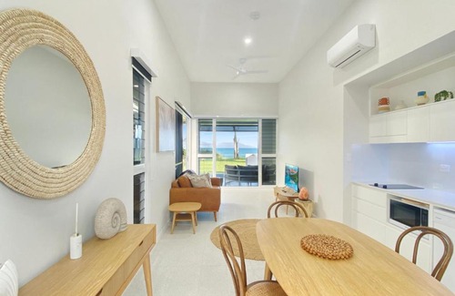 Picnic Bay Villa | Oceanfront Elegance at Rock Salt Villa 2 - Rated 9/10
