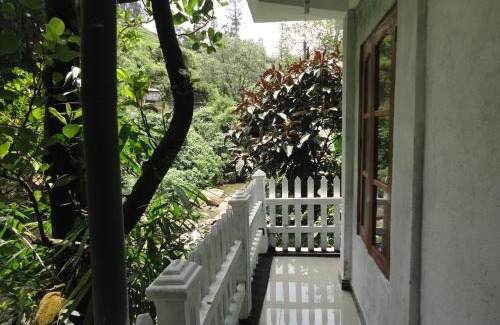 Dickoya Hotel | Idyllic Rock View Rest Hatton: Family-Friendly Retreat