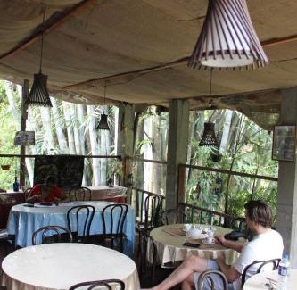 Dickoya Hotel | Idyllic Rock View Rest Hatton: Family-Friendly Retreat