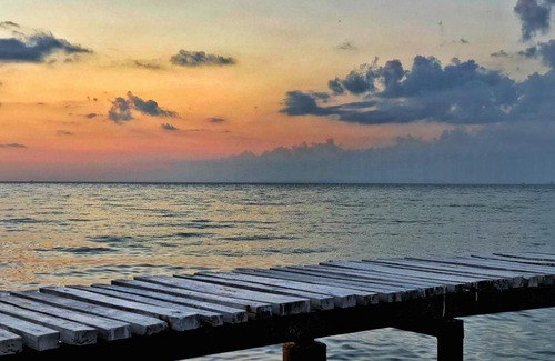 Nuea Khlong House | Stunning Oceanfront Getaway at Rock View Terrace