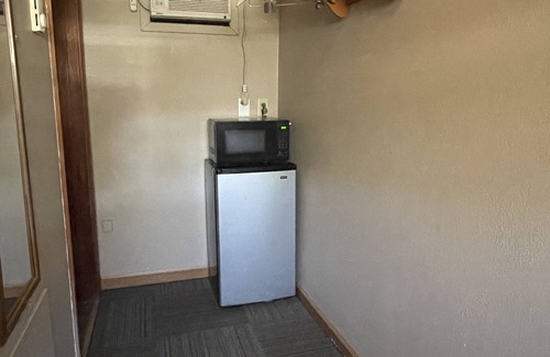 Faulkton Hotel | Rockin' E #4: Updated Motel Room for Families