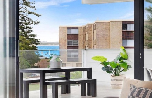 Terrigal House | Ocean View Retreat: Rockpool 101 in Terrigal Awaits