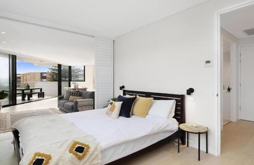 Terrigal House | Ocean View Retreat: Rockpool 101 in Terrigal Awaits