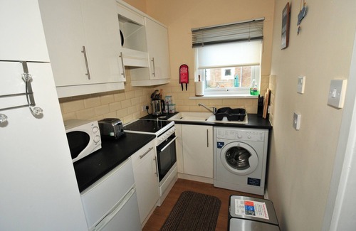 Beadnell House | Pet-Friendly Rockpool Cottage with Enclosed Garden Escape