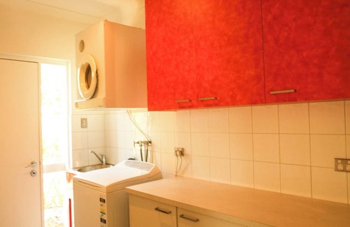 Gnarabup House | Relax at ROCK POOL Holiday Beach House with Private Spa