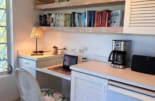 North Palmetto Point House | Rocks Retreat: Family-Friendly Oceanfront Getaway
