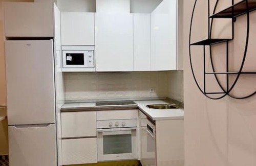 La Linea de la Concepcion Apartment | Family-Friendly RockSide Residences Suites with High Ratings