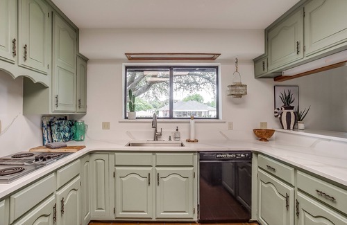 Granbury House | Experience Rockstar Waterfront Lake House with Stunning Views