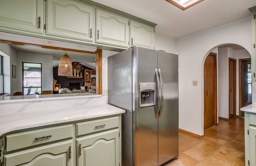 Granbury House | Experience Rockstar Waterfront Lake House with Stunning Views