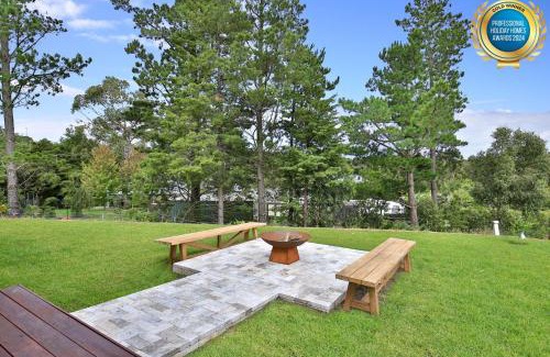 Bundanoon House | Pet-Friendly Retreat at Rockwall with Cozy Fire Pit