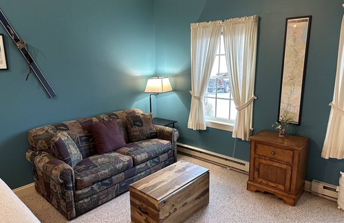 Mercersburg Condo | Inviting Rockwell Suite #104 at The Inns of Whitetail