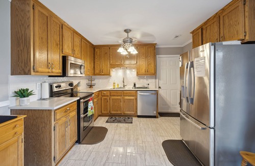 Rome House | Rocky 4: Family-Friendly Retreat with Pool and Hot Tub