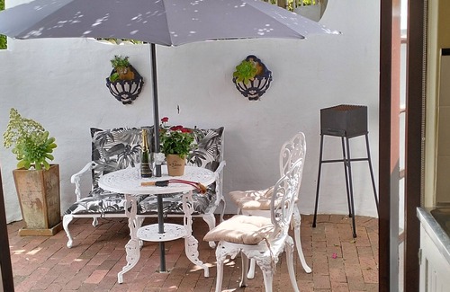 Simon's Town House | Rocky Beach Self Catering Home Simon's Town. Panoramic sea views of False Bay.