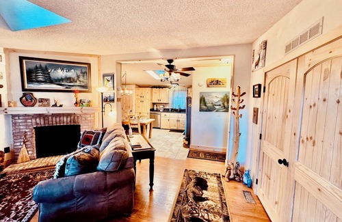 Estes Park House | Explore Rocky Mountain Paradise: Guest Rated 9.8 & Pet Friendly