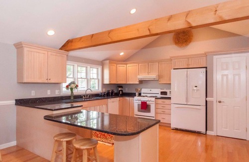 Kingston House | Rocky Nook Beach House: Guest Rated 9.8 with Ocean Views