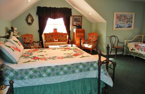 Thompson Falls Bed & Breakfast | 5-Star Rocky Point Ranch with Private Beach & Ocean Views