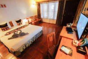 Thap Sakae Resort | Discover Rocky Point Resort: Oceanfront Bliss Awaits