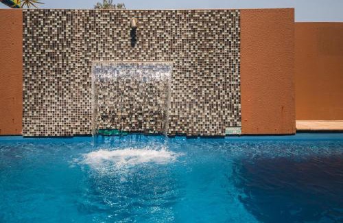 Allenstown Hotel | Relaxing Rocky Resort Motor Inn: 5-Star Family Oasis