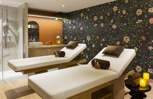 Flaine Hotel | Remarkable RockyPop Flaine Hotel & Spa with Pool and Dining