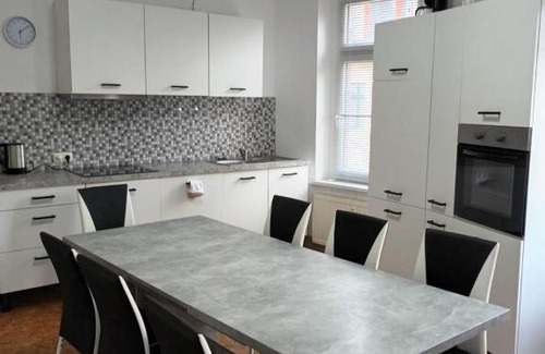 Markkleeberg Apartment | Oceanfront Retreat at Rockys Ferienwohnung Mitte