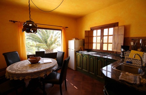 La Asomada House | Roco I - Relaxing Finca with Pool and Kids’ Playground