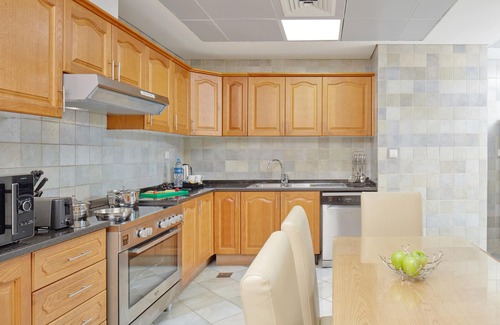 Jumeira 3 Apartment | Relax at Roda Beach Resort with Ocean View & Spa Amenities