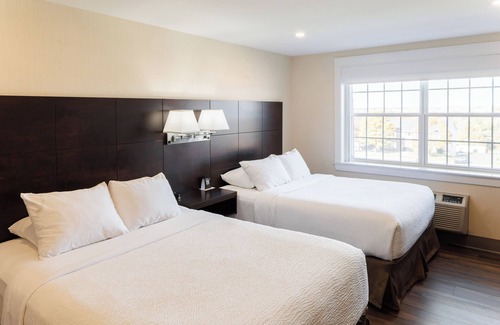 Charlottetown Hotel | Discover Rodd Royalty: Family-Friendly with Pool & Breakfast