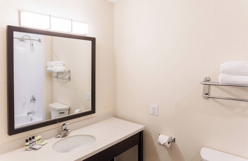 Charlottetown Hotel | Discover Rodd Royalty: Family-Friendly with Pool & Breakfast