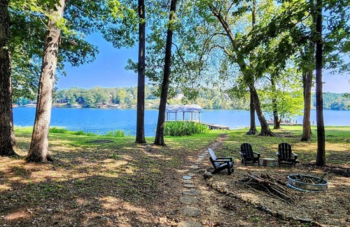 Lake Catherine Cabin | Explore Roddy's Roost Lakefront Cabin - Top Rated Getaway