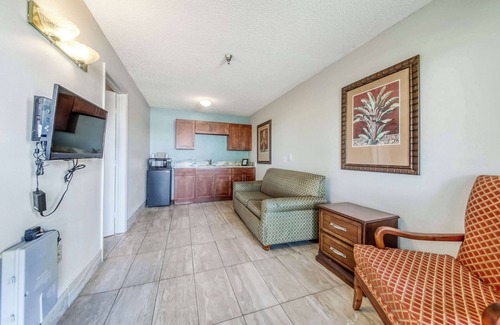 Haines City Hotel | Budget-Friendly Comfort at Rodeway Inn And Suites