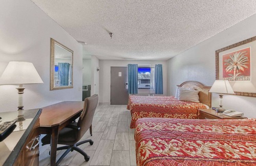 Haines City Hotel | Budget-Friendly Comfort at Rodeway Inn And Suites