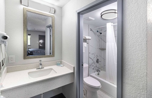 Hopewell Hotel | Budget-Friendly Stay at Rodeway Inn Near Fort Lee