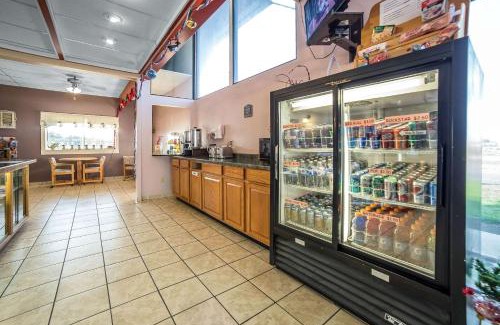 Boardman Hotel | Pet-Friendly Rodeway Inn Boardman - Ideal for Families