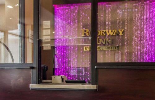 Norwood Hotel | Convenient Stay at Rodeway Inn Bronx Zoo for Families