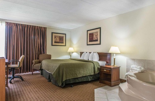 Brookville Hotel | Pet-Friendly Retreat at Rodeway Inn Brookville with Hot Tub