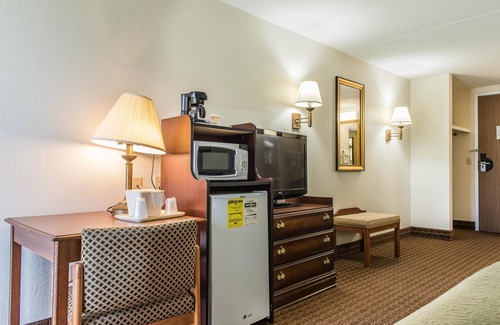 Brookville Hotel | Budget-Friendly Stay at Rodeway Inn with Family Amenities