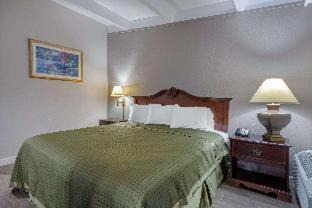 Clermont Hotel | Budget-Friendly Stay at Rodeway Inn with Family Amenities