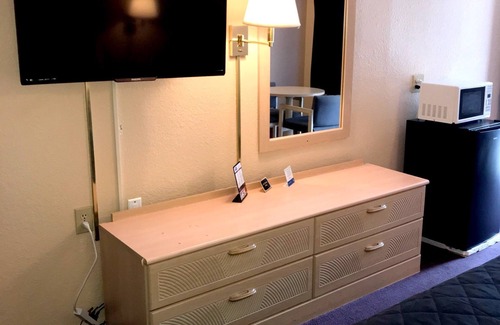 Findlay Hotel | Budget-Friendly Comfort at Rodeway Inn Findlay