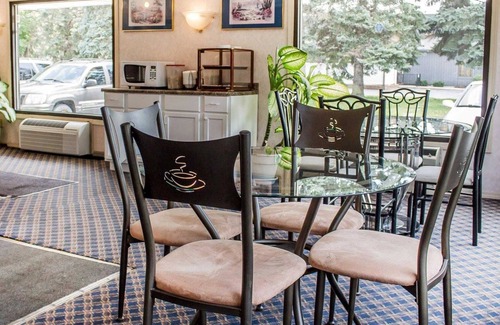 Findlay Hotel | Budget-Friendly Comfort at Rodeway Inn Findlay
